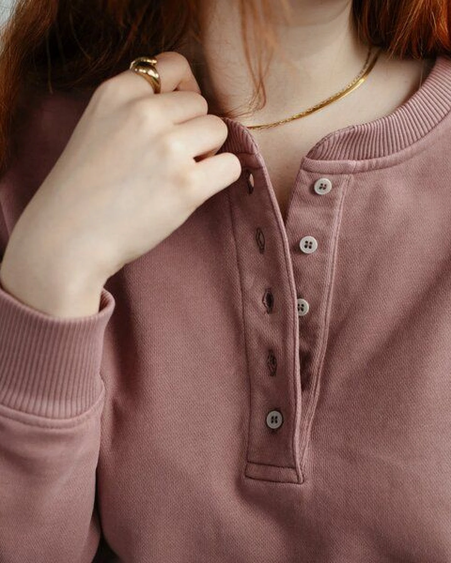 NORDLICHT Henley Sweater Vanja aus 100% Bio-Baumwolle – Ansicht 2