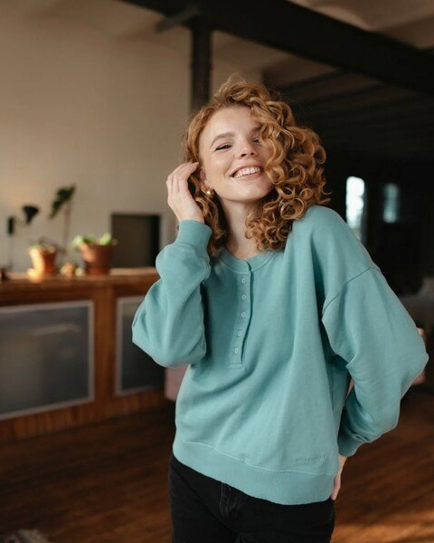 NORDLICHT Henley Sweater Vanja aus 100% Bio-Baumwolle – Ansicht 3