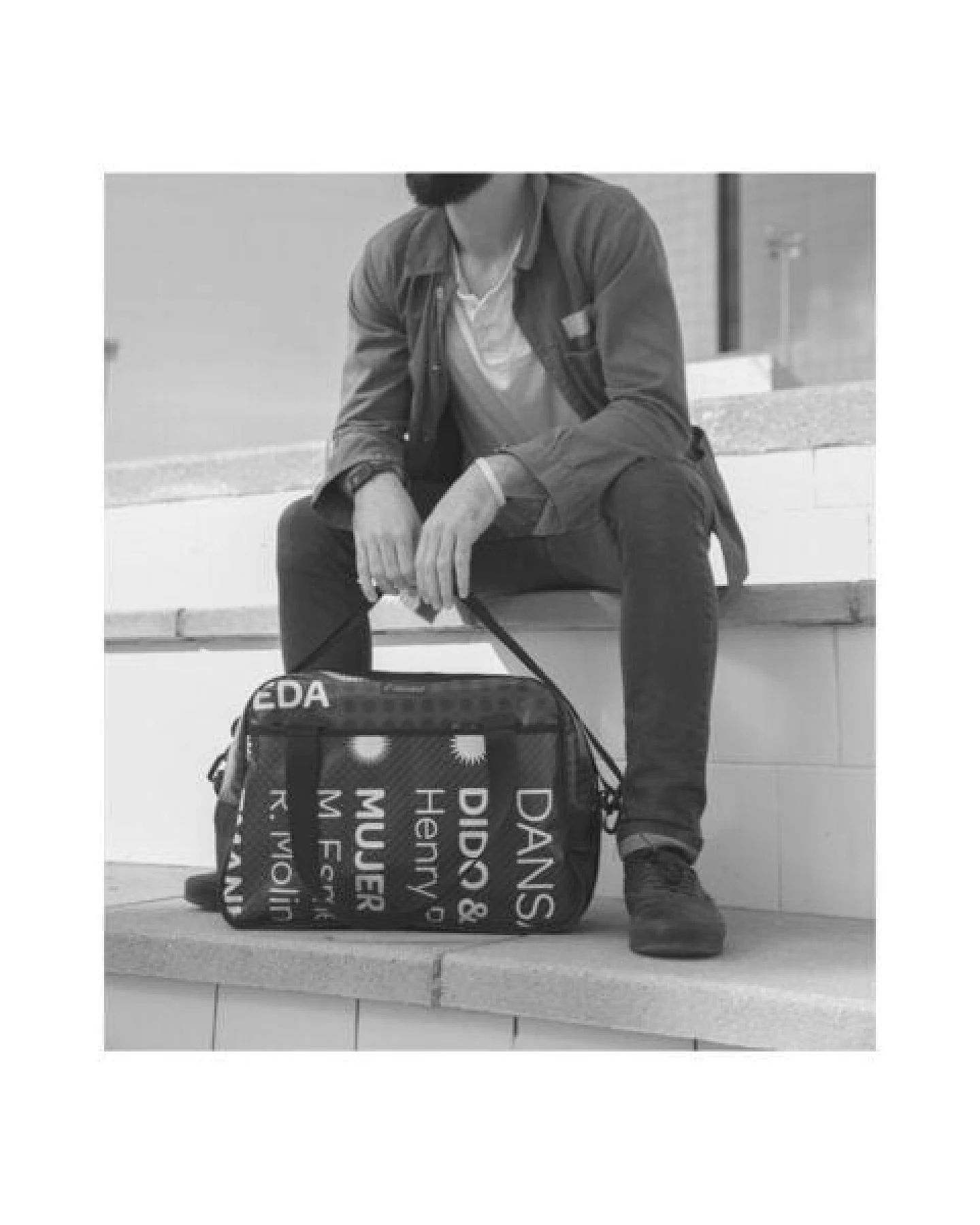 DEMANO Travel Bag Hergestellt aus Recycelten Bannern Foixarda – Ansicht 4