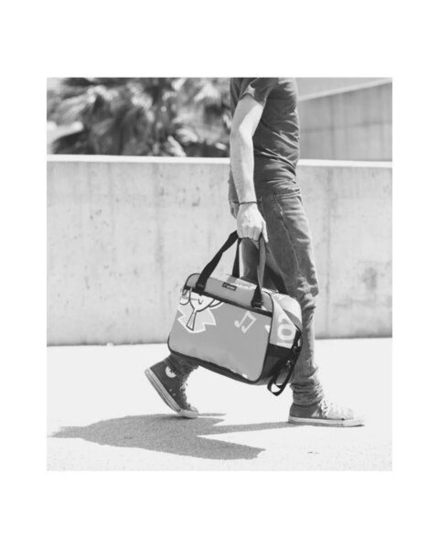 DEMANO Travel Bag Hergestellt aus Recycelten Bannern Foixarda – Ansicht 2