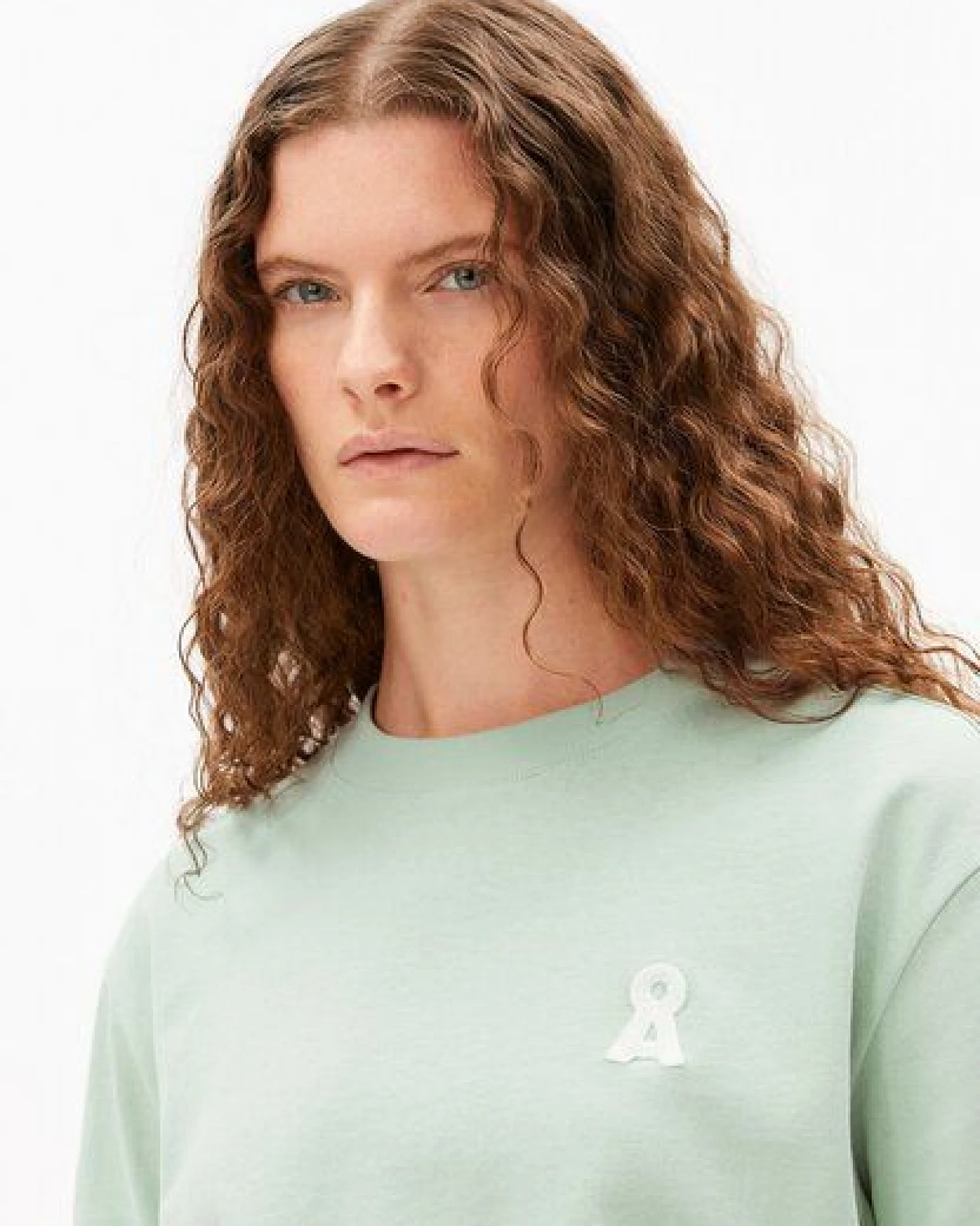 ARMEDANGELS ICONIC Å TARJAA Damen Heavyweight T-Shirt aus recyceltem Baumwoll Mix – Ansicht 3