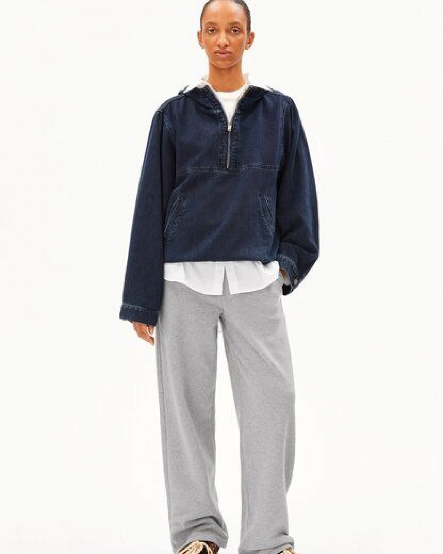 ARMEDANGELS ICONIC Å IVAARA Damen Sweathose aus Bio-Baumwolle – Ansicht 4