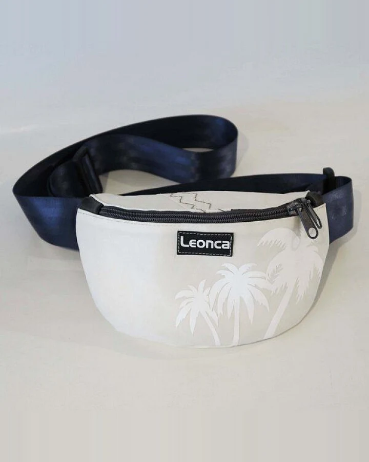 Leonca Upcycling Hip Bag aus Segel mit Palmen-Druck in 3 Größen