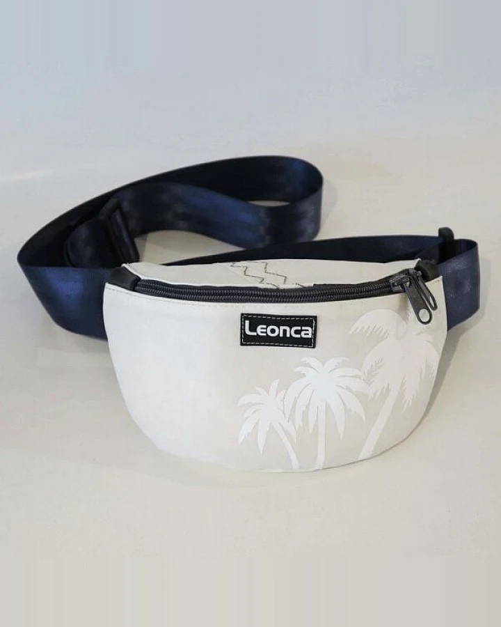 Leonca Upcycling Hip Bag aus Segel mit Palmen-Druck in 3 Größen