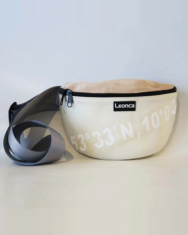 Leonca Upcycling Hip Bag aus Segel & Leder mit HH-Koordinaten in 3 Größen