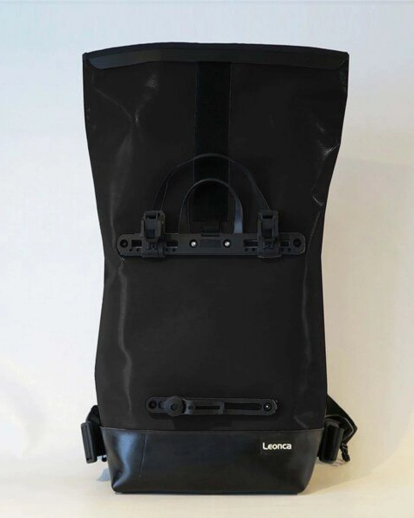 Leonca Upcycling Fahrradrucksack aus LKW-Plane in 11 Farben – Ansicht 4