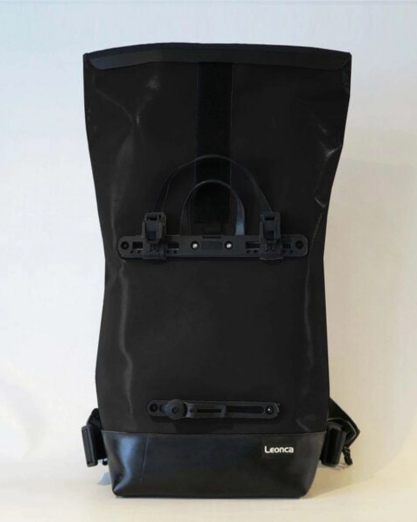 Leonca Upcycling Fahrradrucksack aus LKW-Plane in 11 Farben – Ansicht 4
