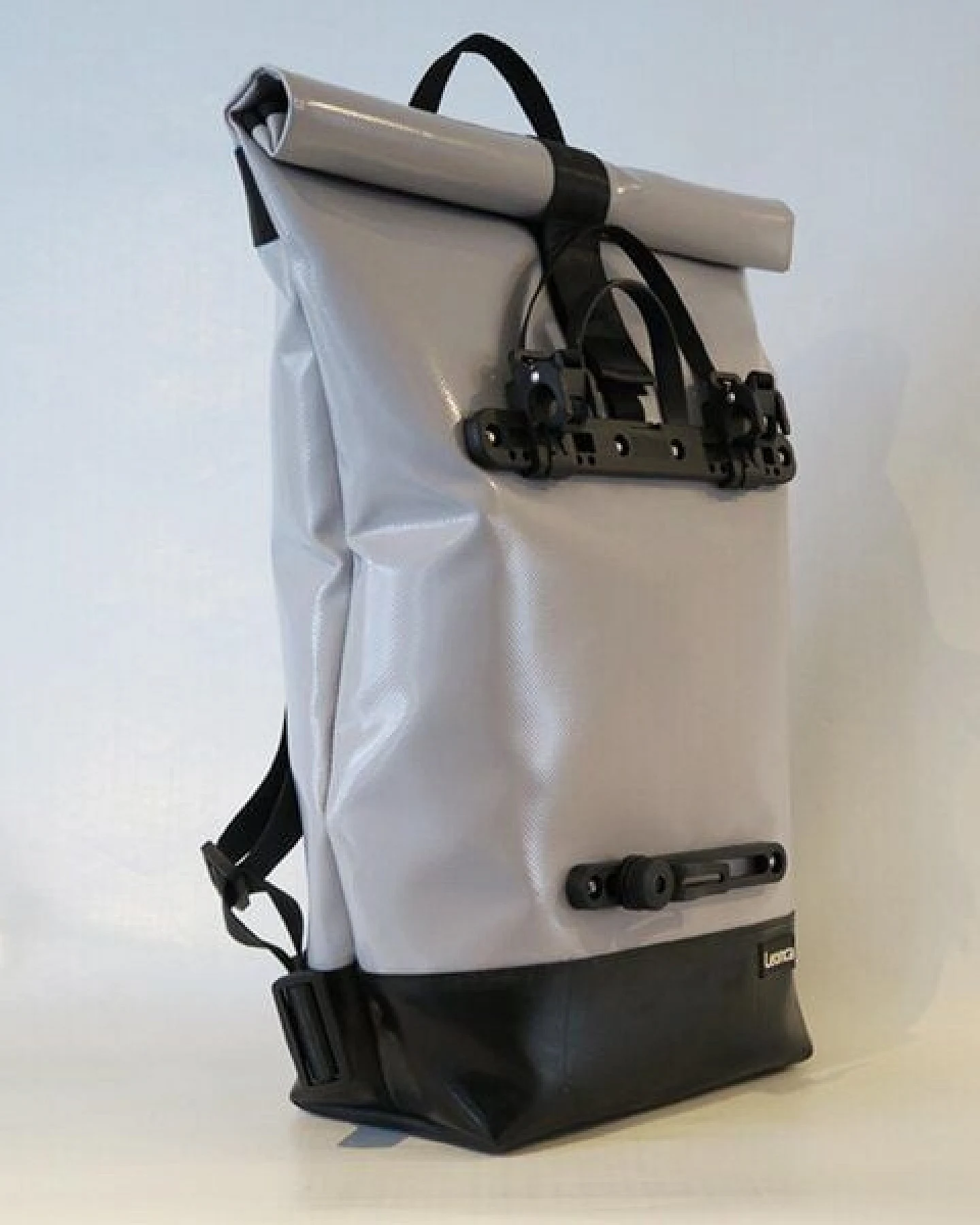 Leonca Upcycling Fahrradrucksack aus LKW-Plane in 11 Farben – Ansicht 4