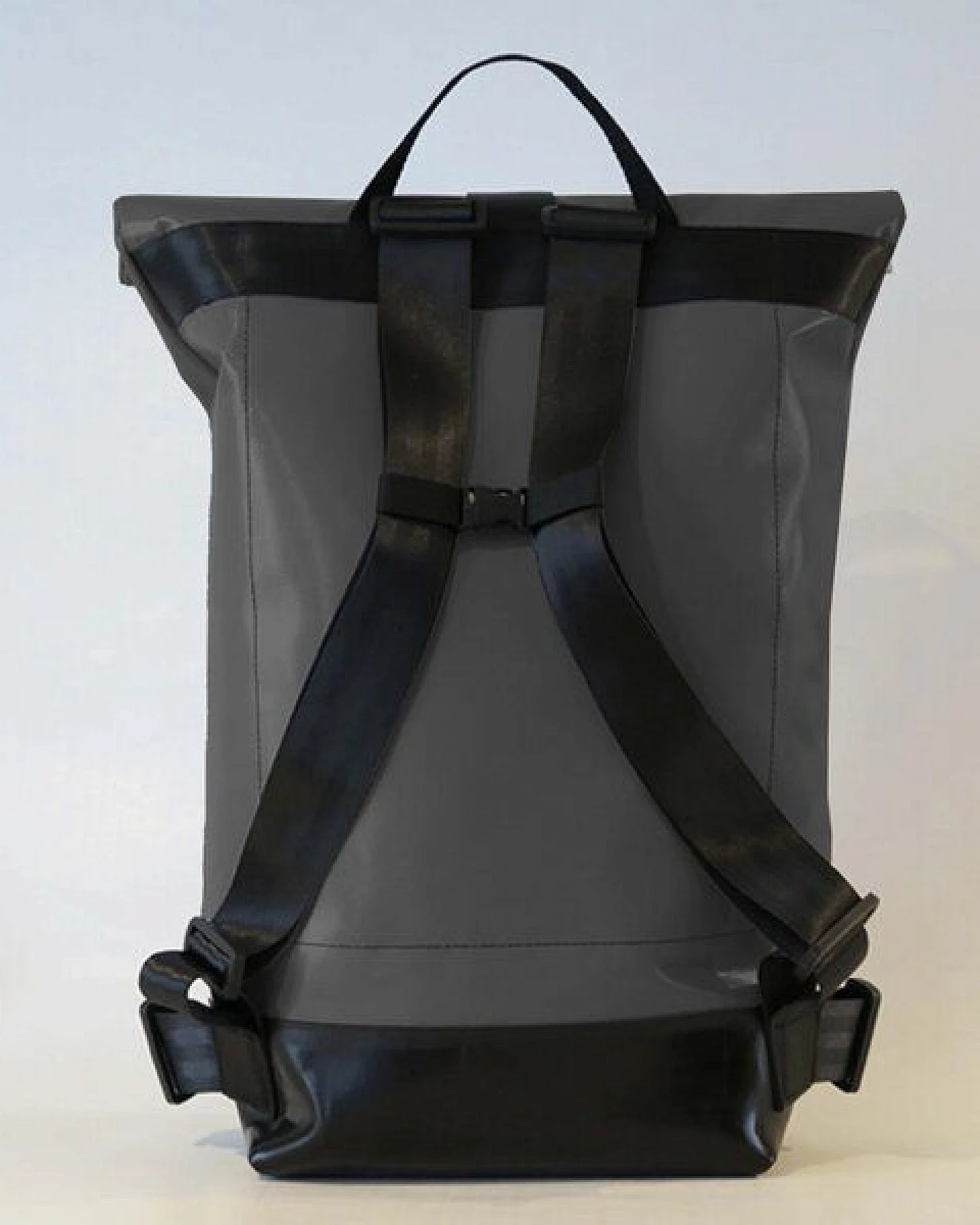 Leonca Upcycling Fahrradrucksack aus LKW-Plane in 11 Farben – Ansicht 3