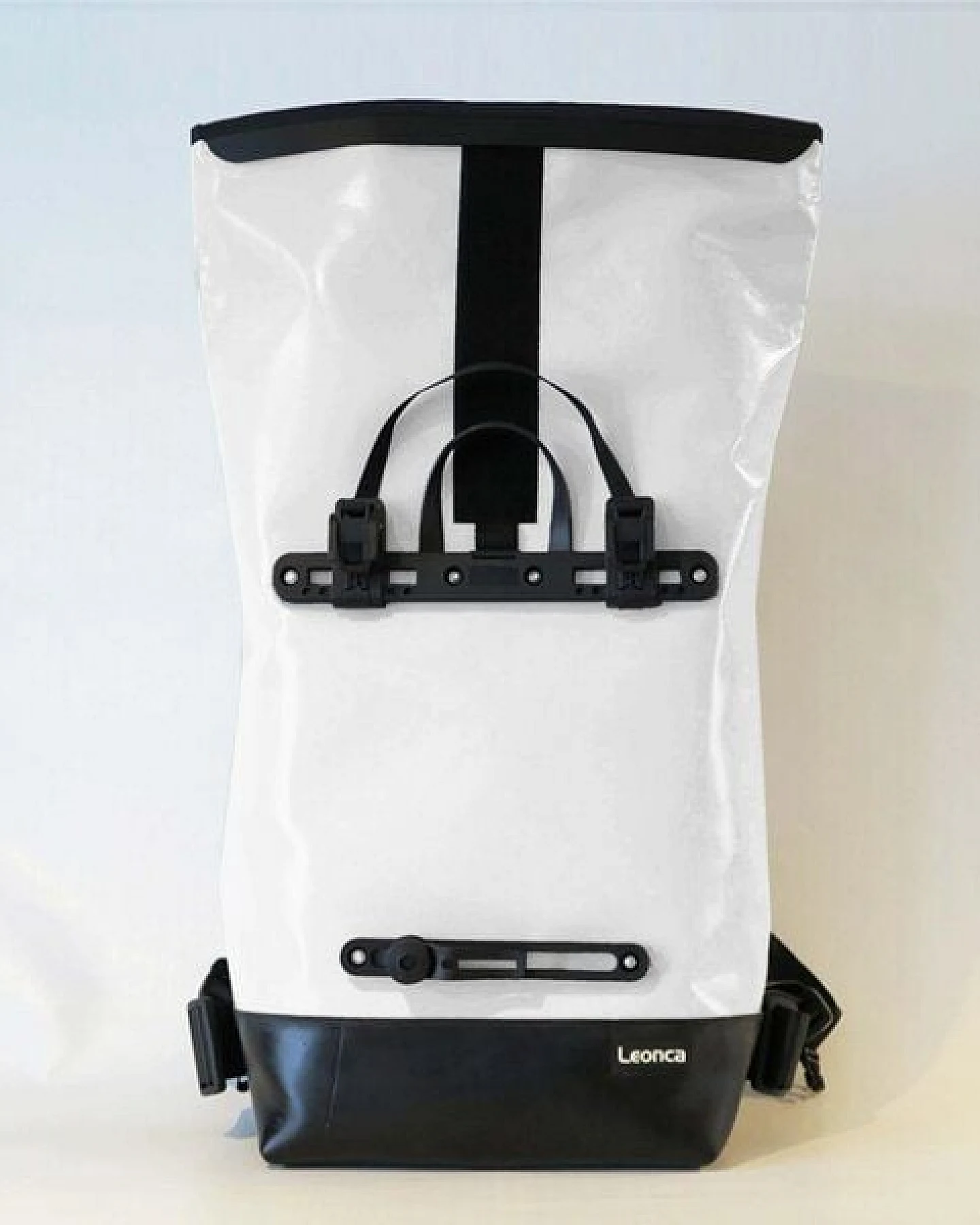 Leonca Upcycling Fahrradrucksack aus LKW-Plane in 11 Farben – Ansicht 4