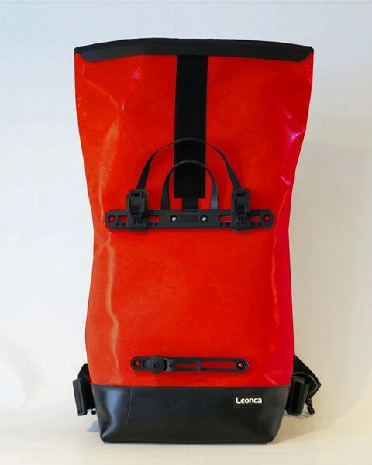 Leonca Upcycling Fahrradrucksack aus LKW-Plane in 11 Farben – Ansicht 4