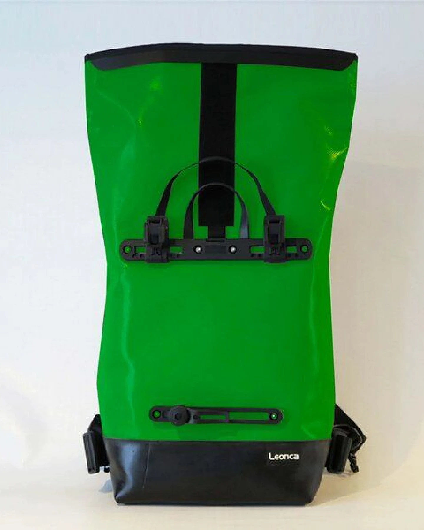 Leonca Upcycling Fahrradrucksack aus LKW-Plane in 11 Farben – Ansicht 4