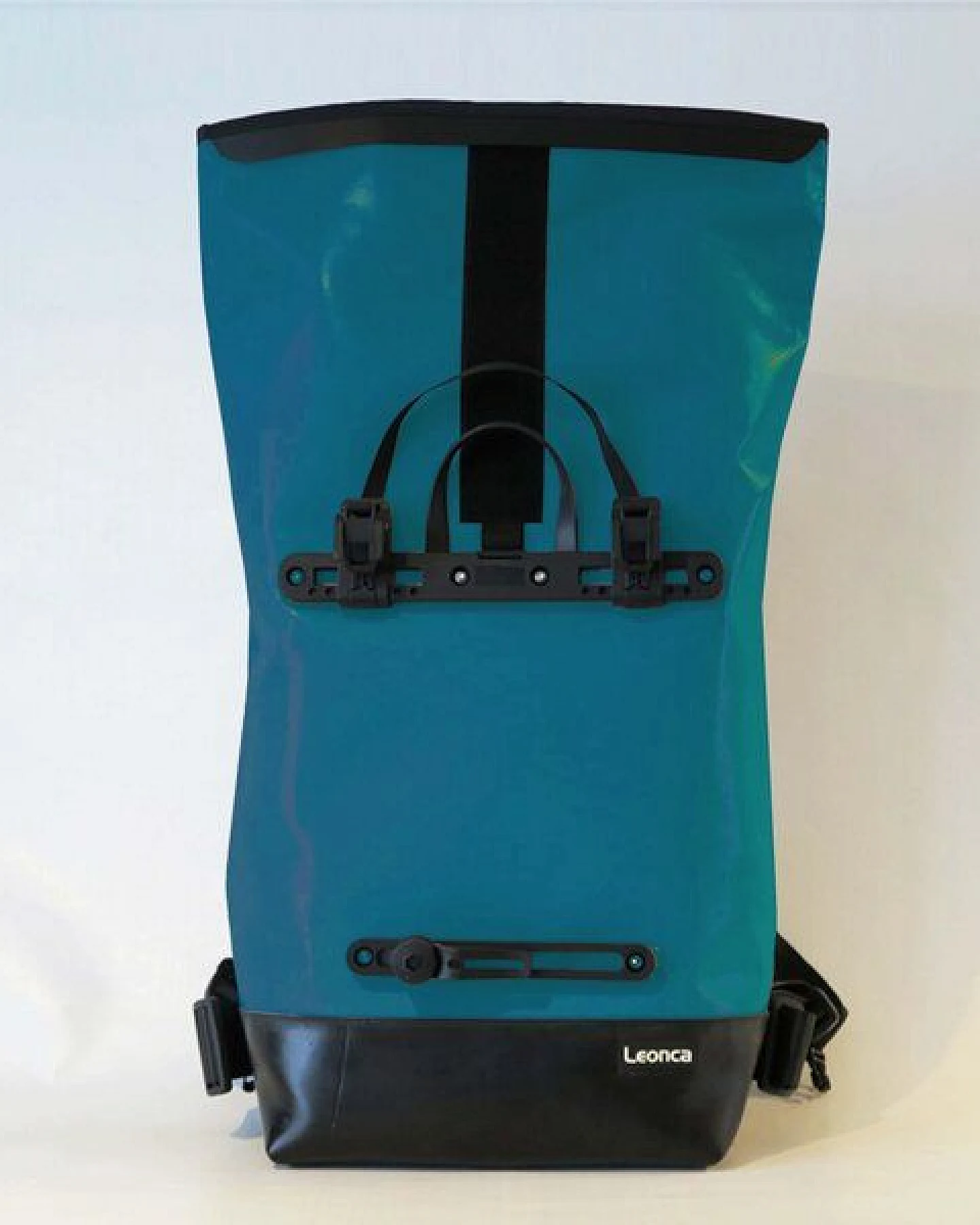 Leonca Upcycling Fahrradrucksack aus LKW-Plane in 11 Farben – Ansicht 4