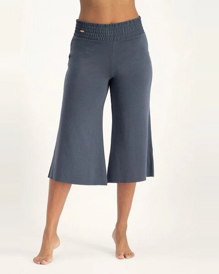 Urban Goddess Flow Weite Capri Yoga Hose