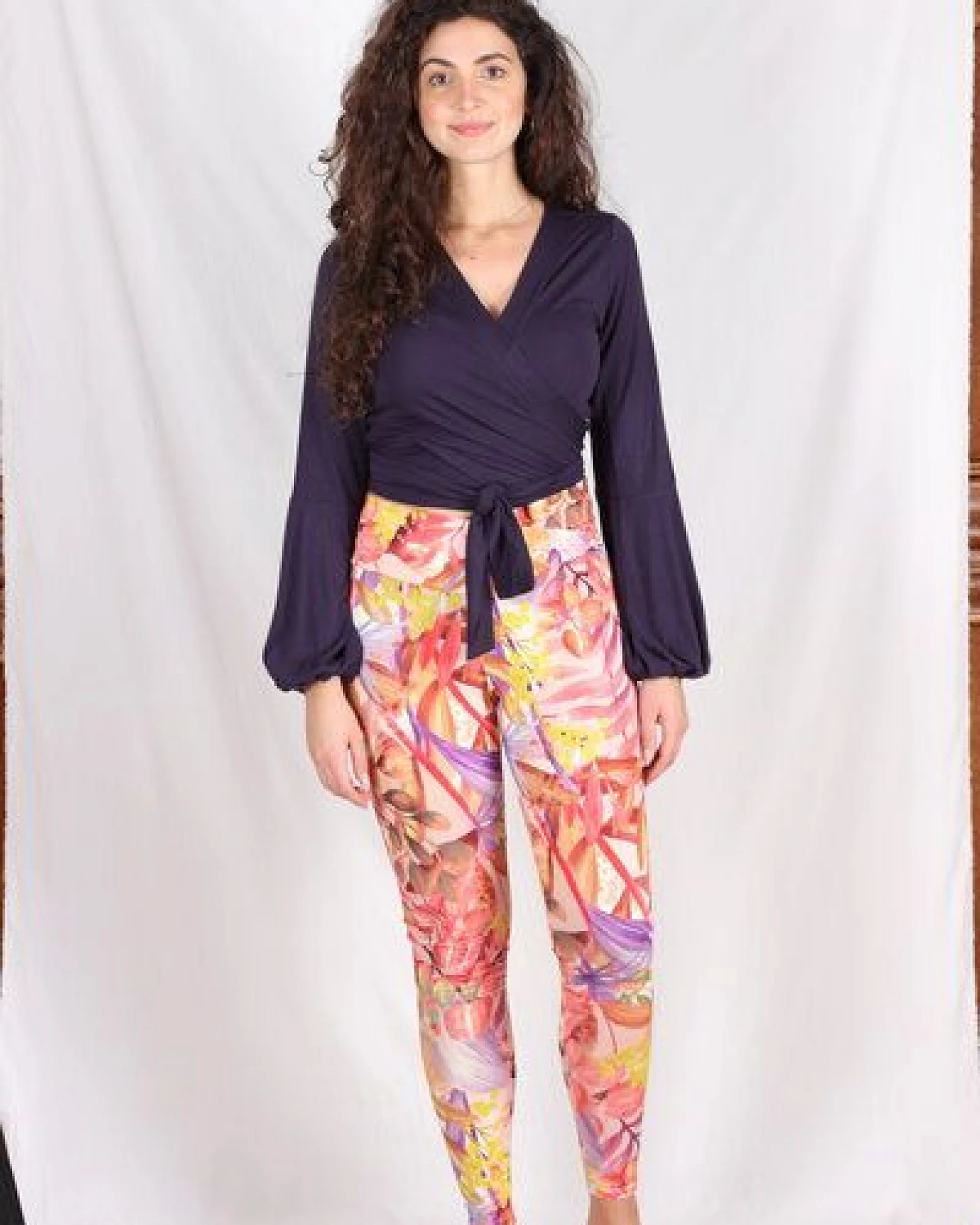 ManduTrap Nachhaltige Leggings Taminah – Bio-Baumwolle, Florales Muster & Bequeme Passform für Alltag und Sport – Ansicht 3