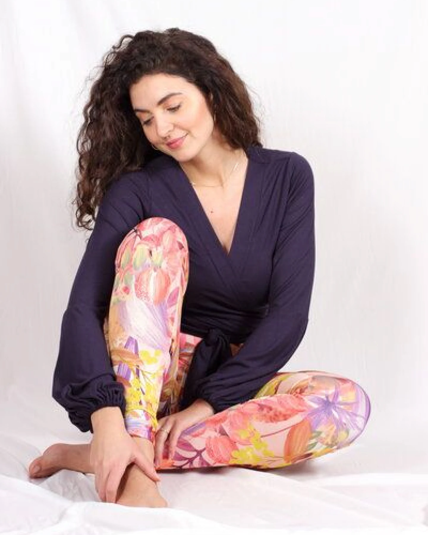 ManduTrap Nachhaltige Leggings Taminah – Bio-Baumwolle, Florales Muster & Bequeme Passform für Alltag und Sport – Ansicht 3