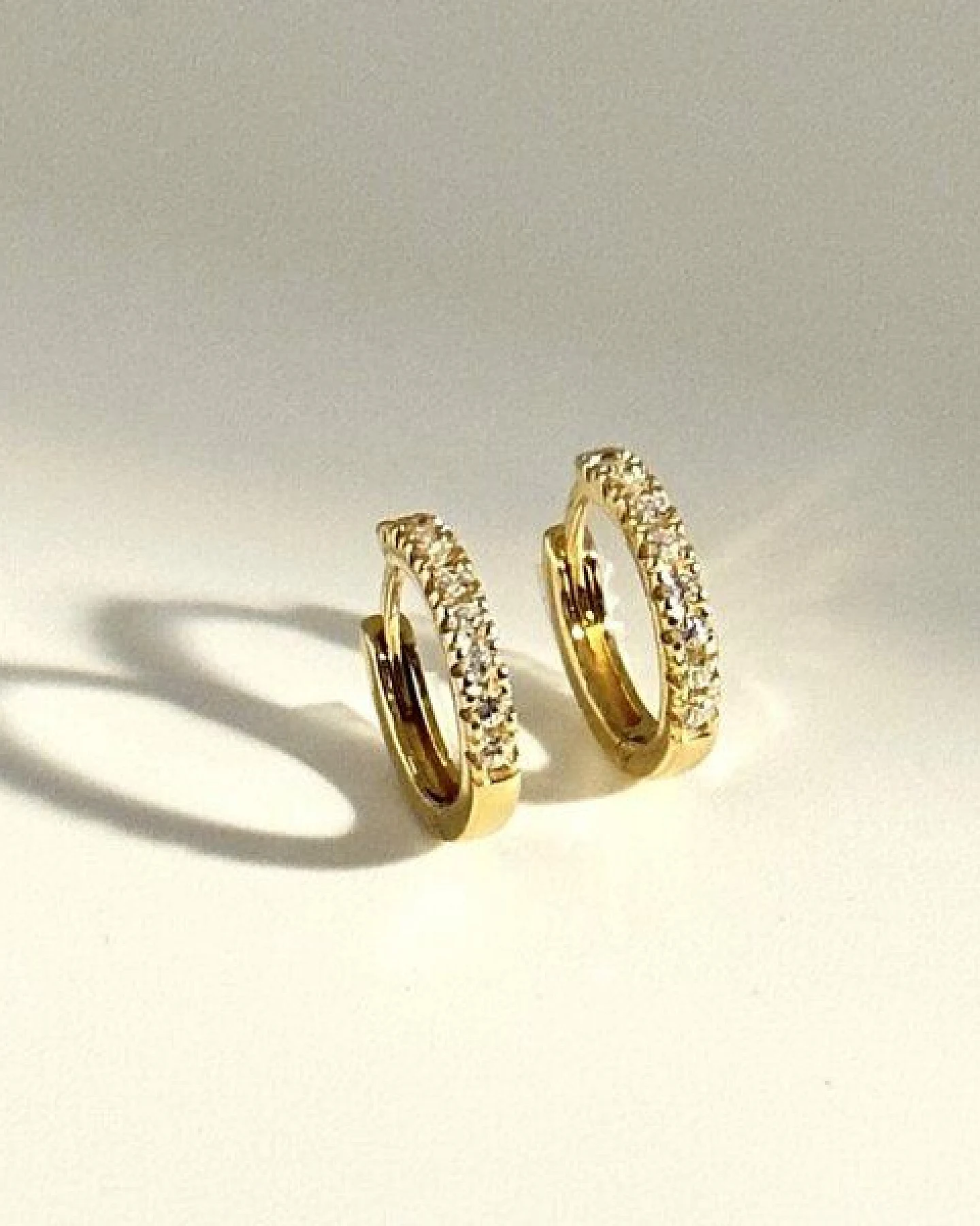 MOANINA Ohrringe Siena Hoops - 333 Massivgold – Ansicht 2