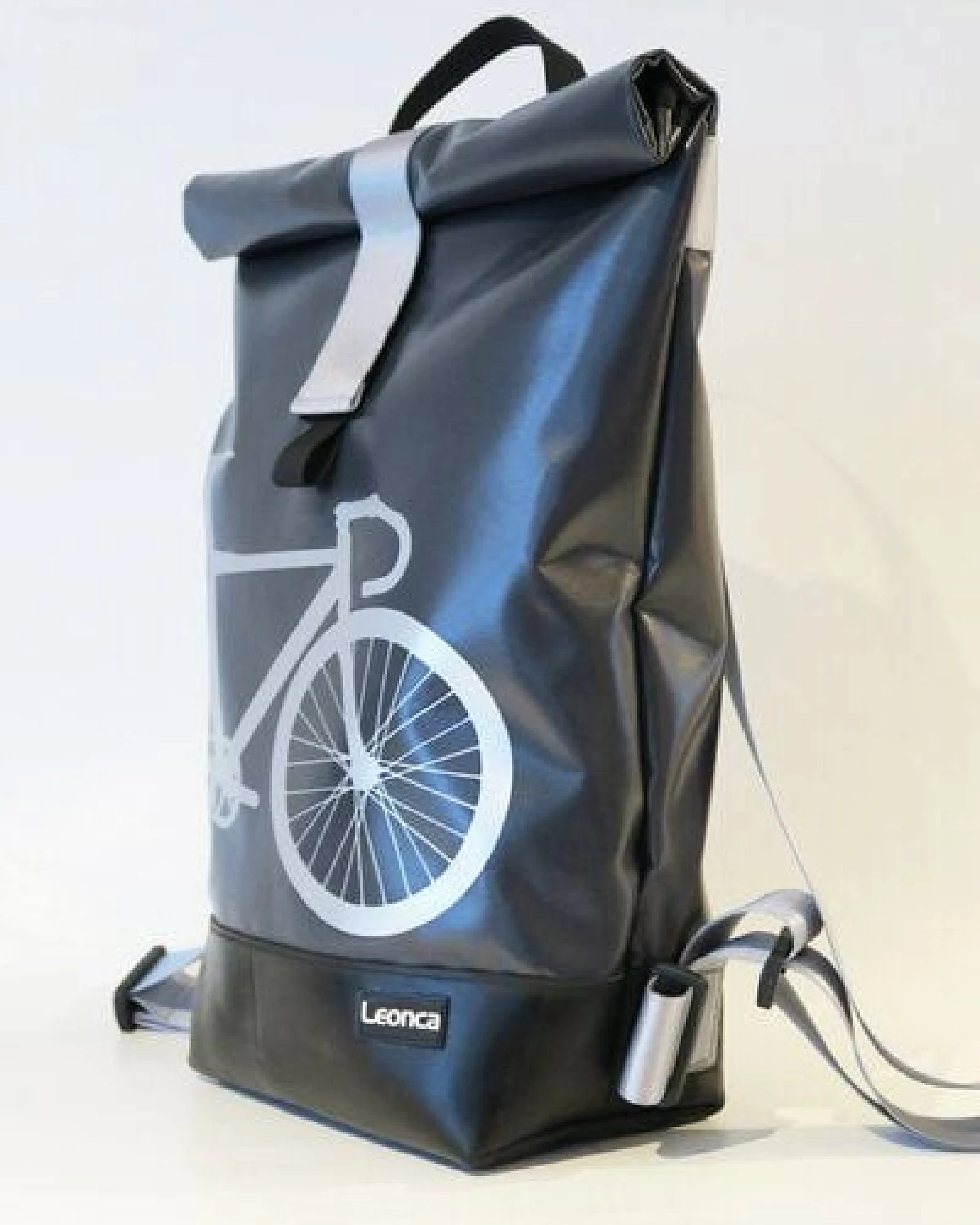 Leonca Rollrucksack aus LKW-Plane in 11 Farben/3 Größen mit Rennrad-Druck – Ansicht 3
