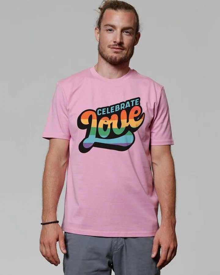 watapparel T-Shirt Unisex Celebrate Love