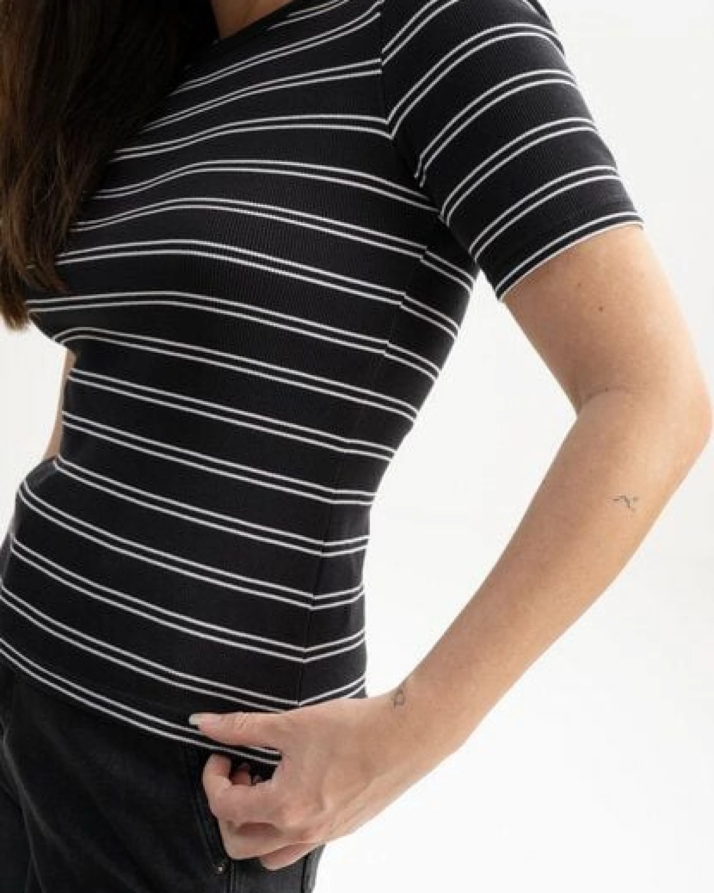 MELA Ripp T-Shirt Style JASLEEN aus 100% Bio-Baumwolle – Ansicht 4