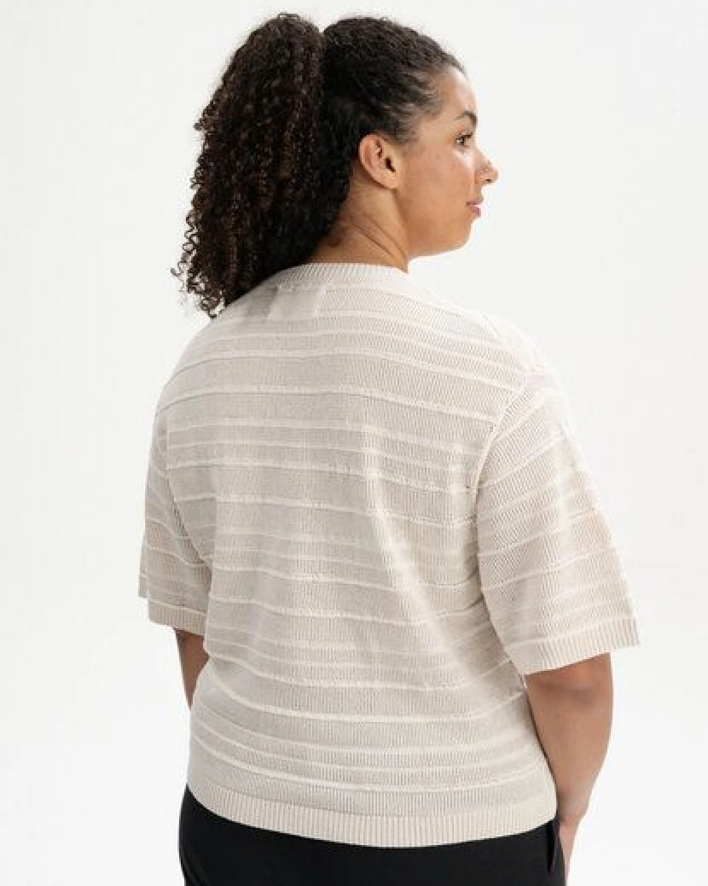 Strukturiertes Strick T-Shirt Style AROHI – Ansicht 2