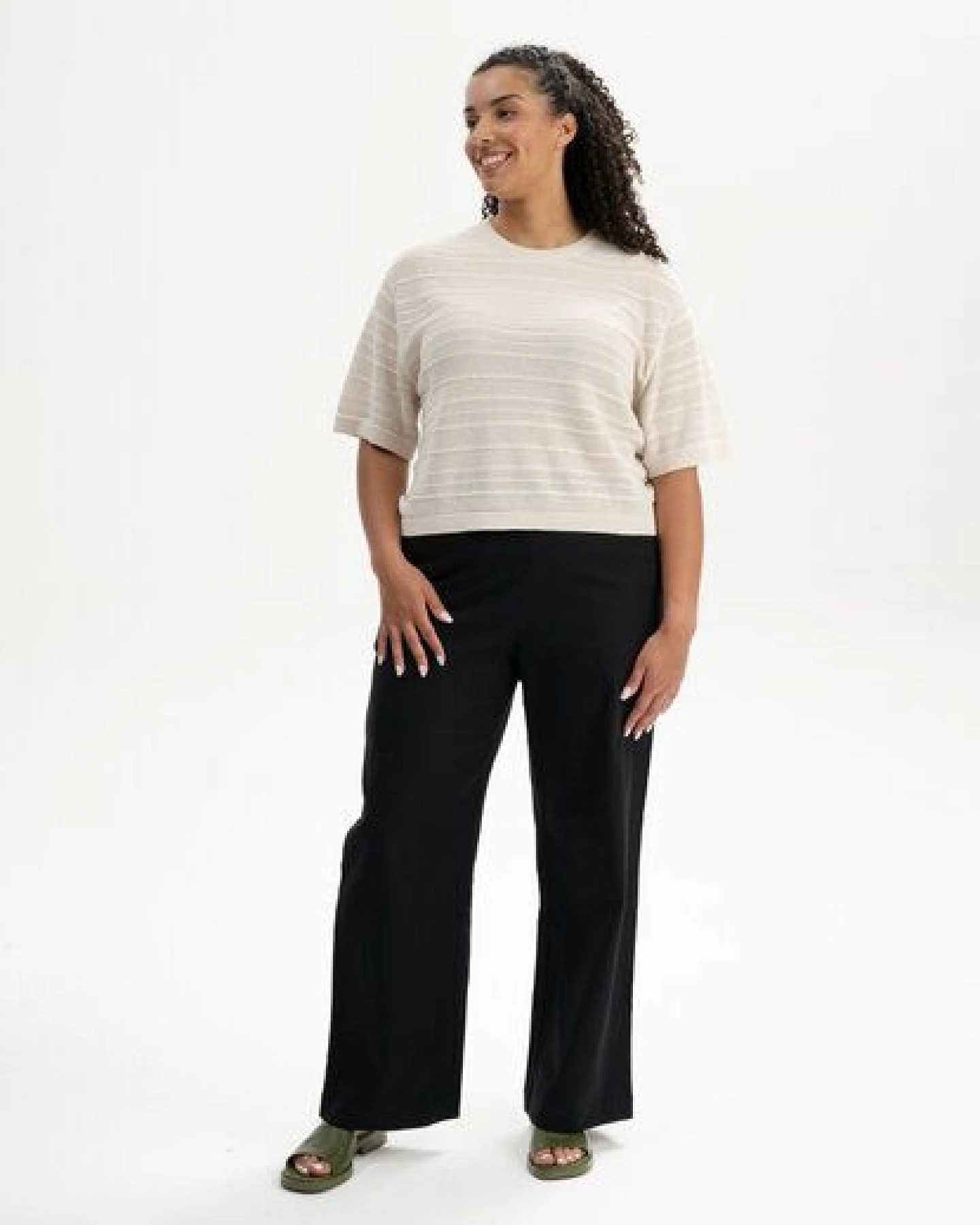 Strukturiertes Strick T-Shirt Style AROHI – Ansicht 3