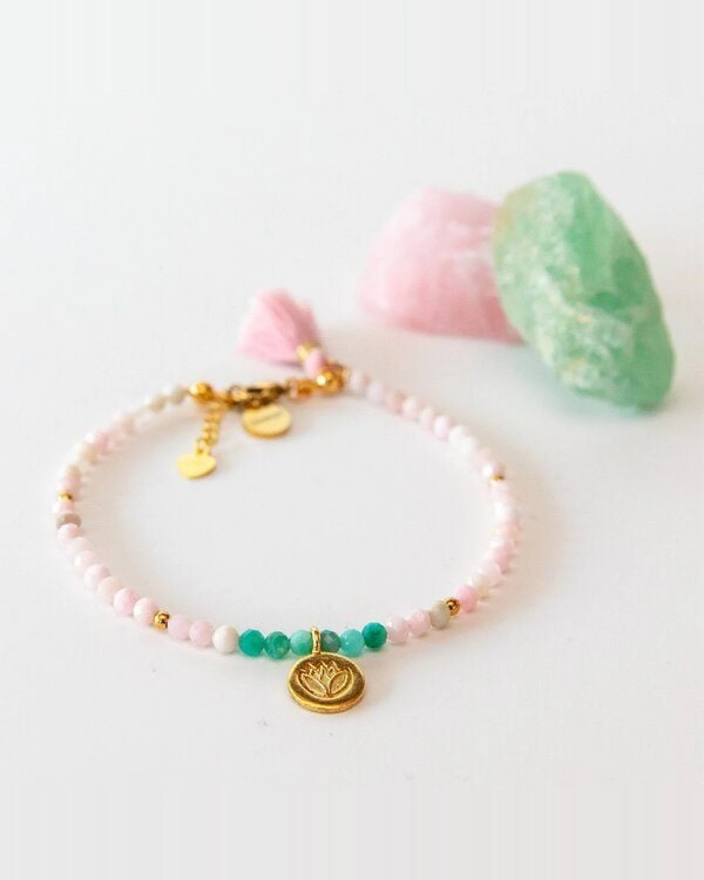 Divasya Armband Inner Soul - pinker Opal & vergoldeter Lotus Anhänger – Ansicht 3