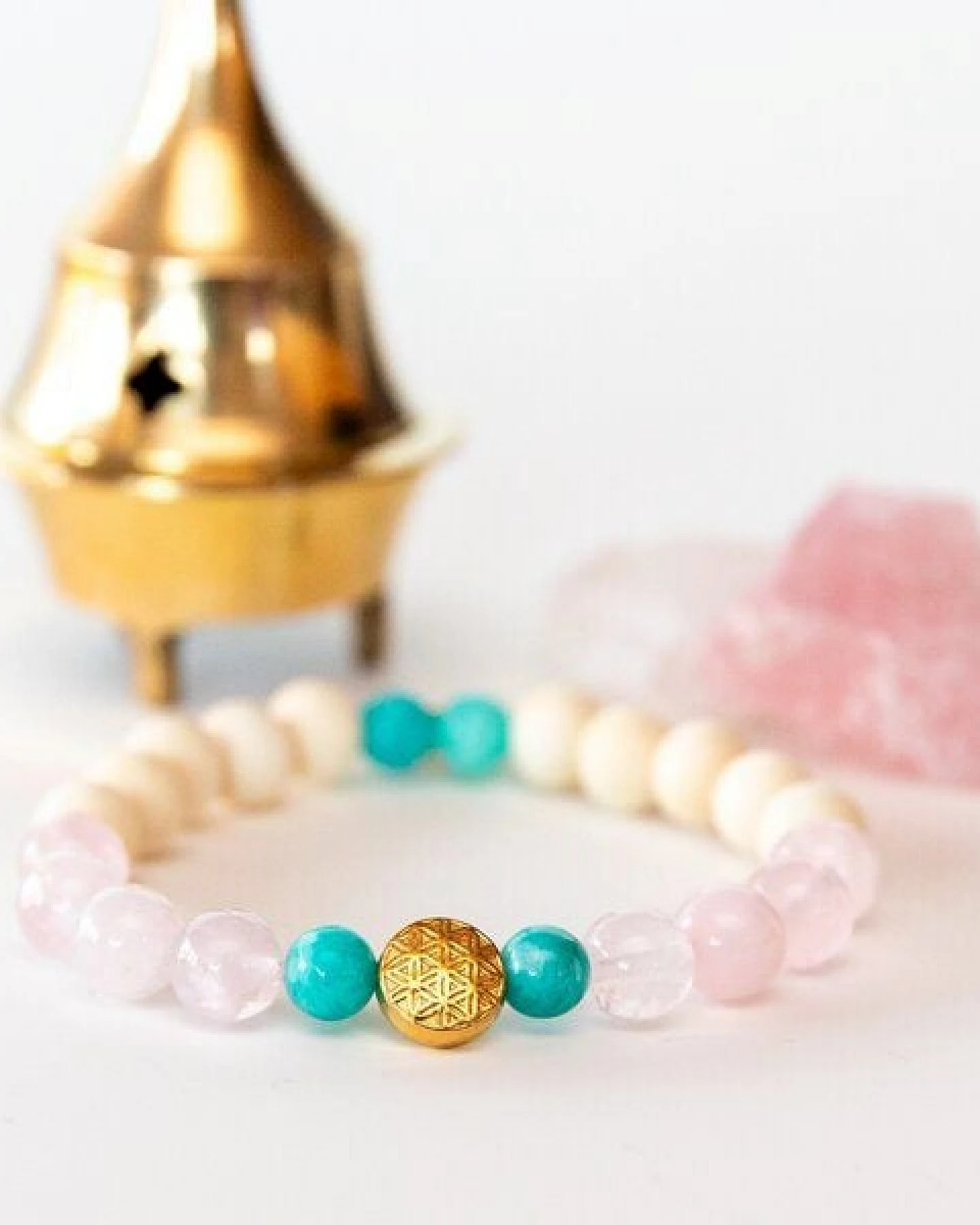 Divasya Yoga Armband Life's Flow - mit vergoldeter Schmuckperle Blume des Lebens – Ansicht 4