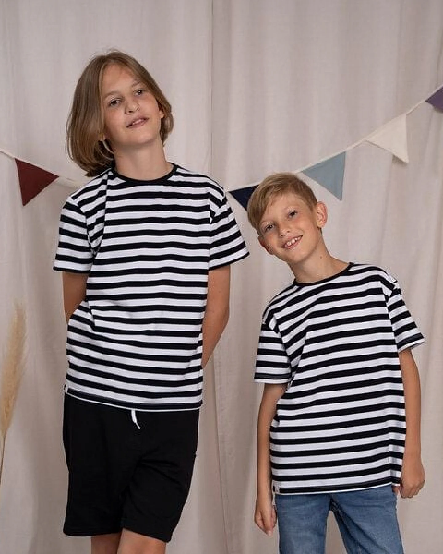 Vresh Clothing Mini Streivenhörnchen - Gestreiftes T-Shirt aus Biobaumwolle – Ansicht 2
