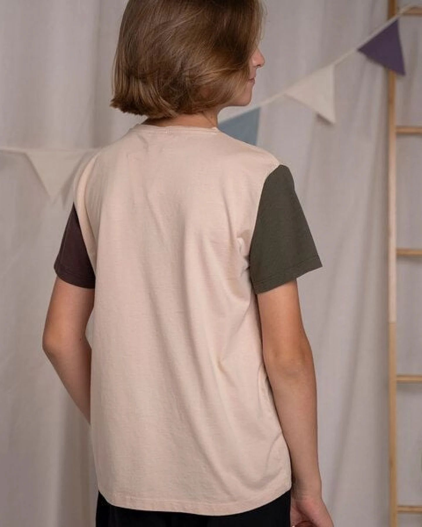 Vresh Clothing Mini Avve - 3-Farbiges Kinder T-Shirt aus Biobaumwolle – Ansicht 2