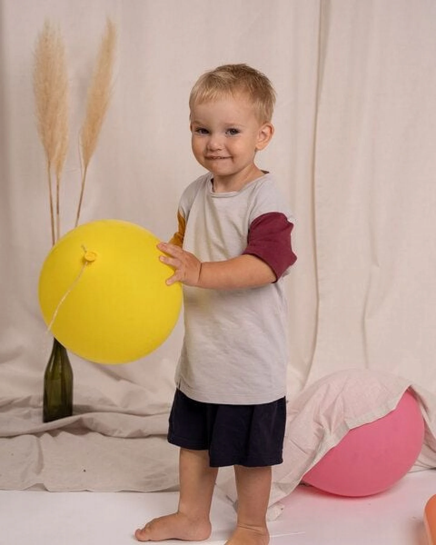 Vresh Clothing Mini Avve - 3-Farbiges Kinder T-Shirt aus Biobaumwolle – Ansicht 4