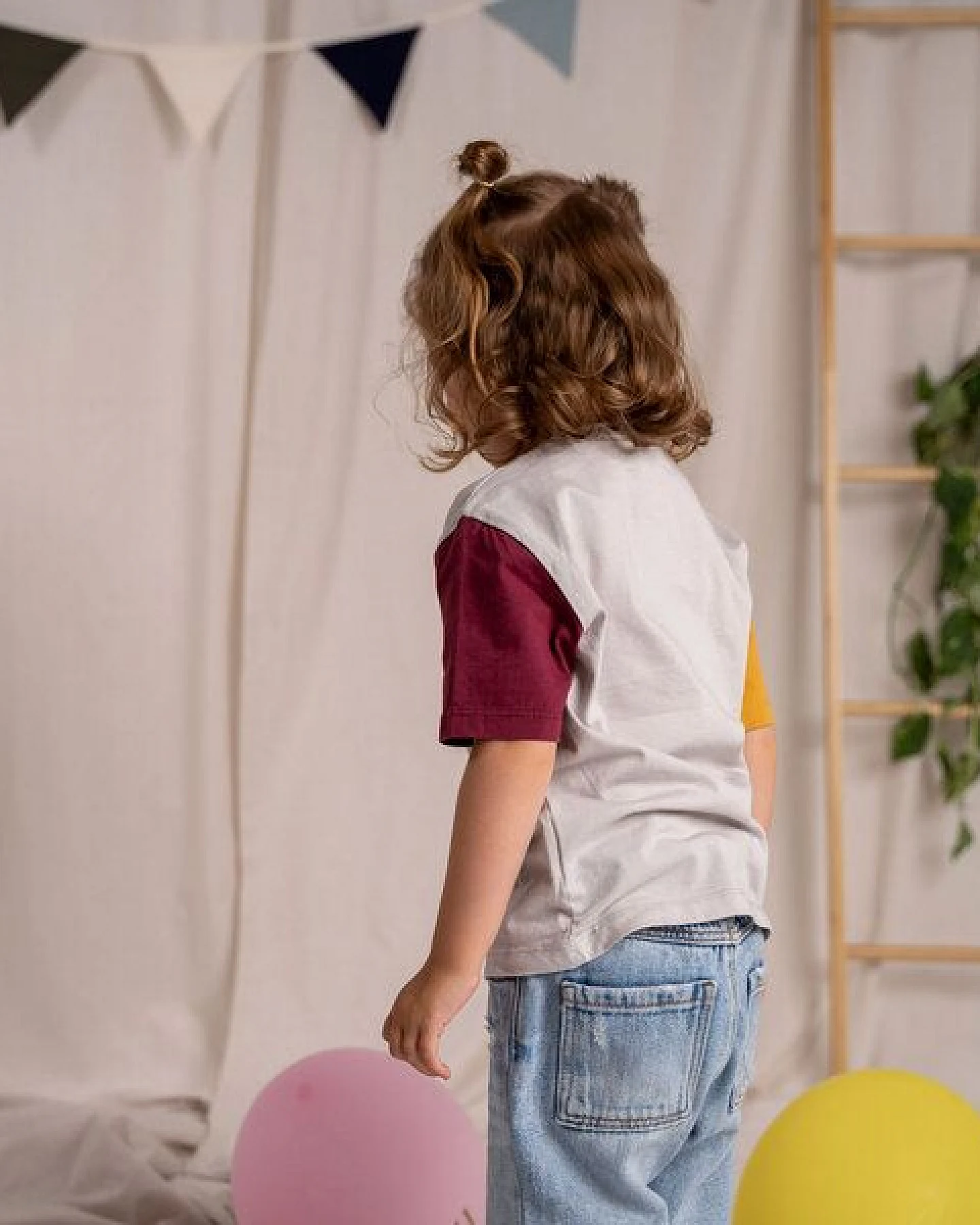 Vresh Clothing Mini Avve - 3-Farbiges Kinder T-Shirt aus Biobaumwolle – Ansicht 2
