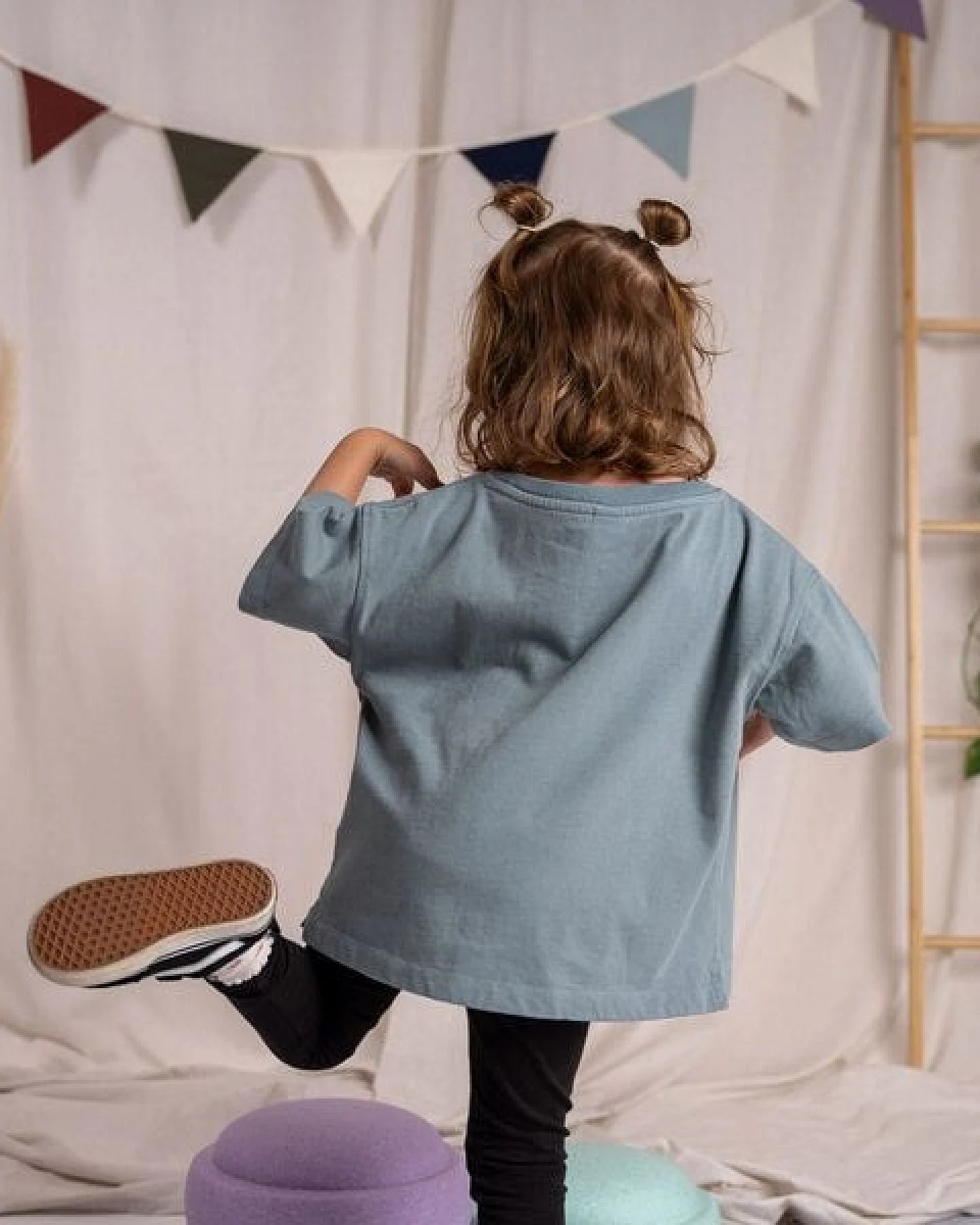 Vresh Clothing Mini Vlamingo - Oversized Kinder T-Shirt aus dicker Biobaumwolle – Ansicht 2
