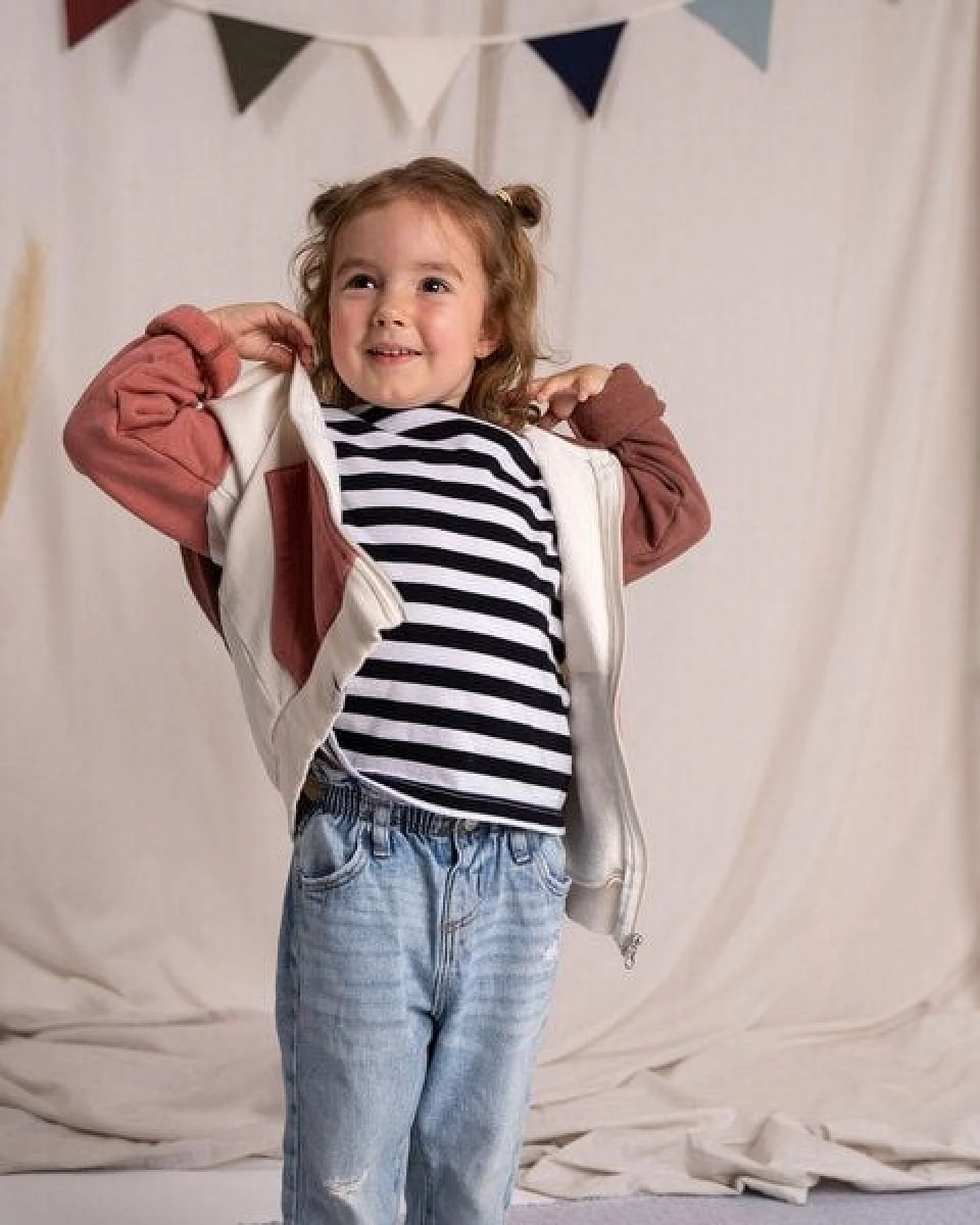 Vresh Clothing Mini Vischi - Kinder Zip-Hoodie aus Biobaumwolle – Ansicht 3
