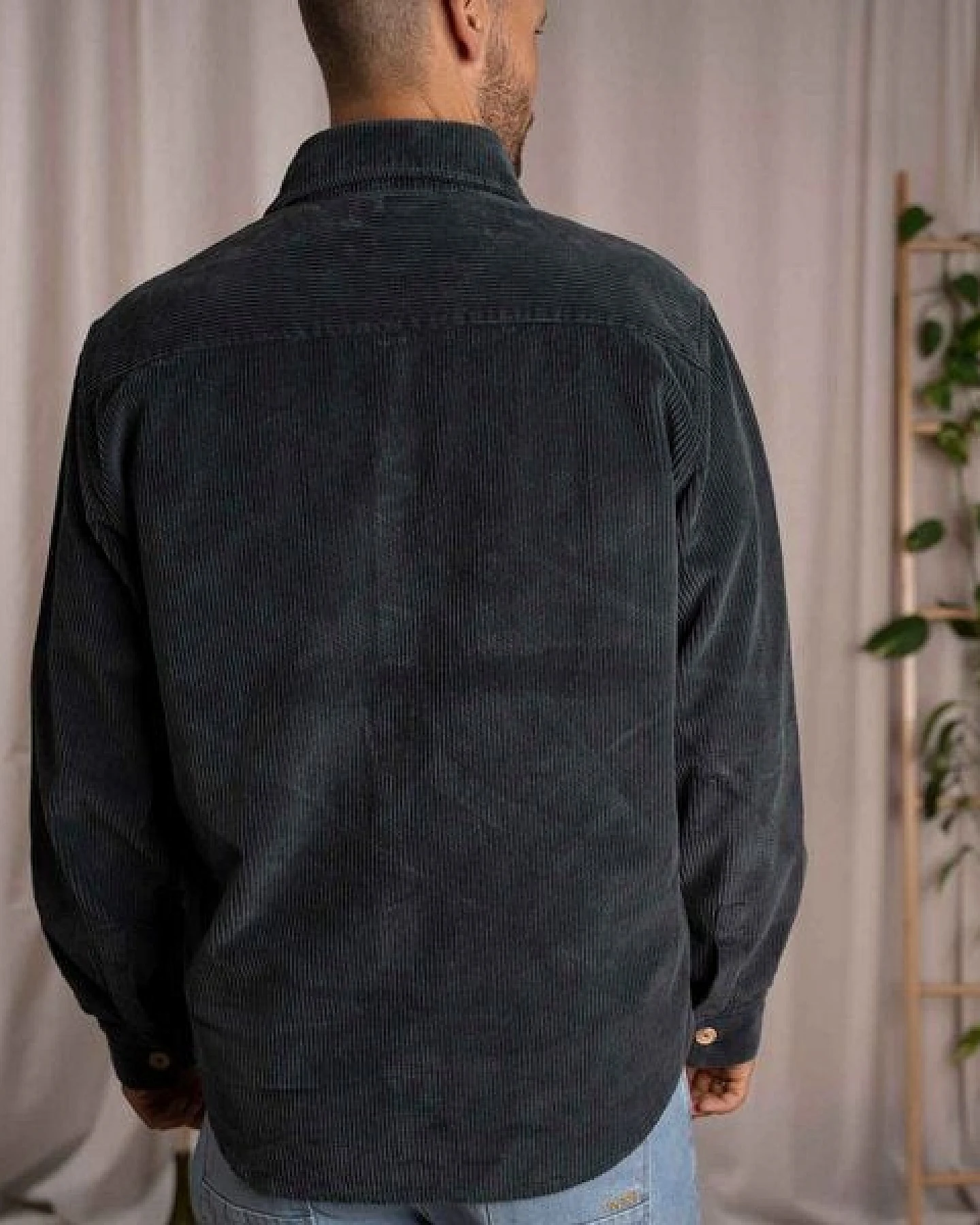Vresh Clothing Vinley - Cord Hemd aus Biobaumwolle – Ansicht 2