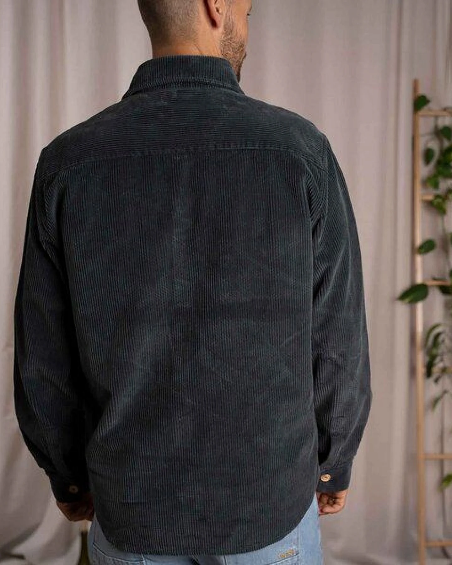Vresh Clothing Vinley - Cord Hemd aus Biobaumwolle – Ansicht 2