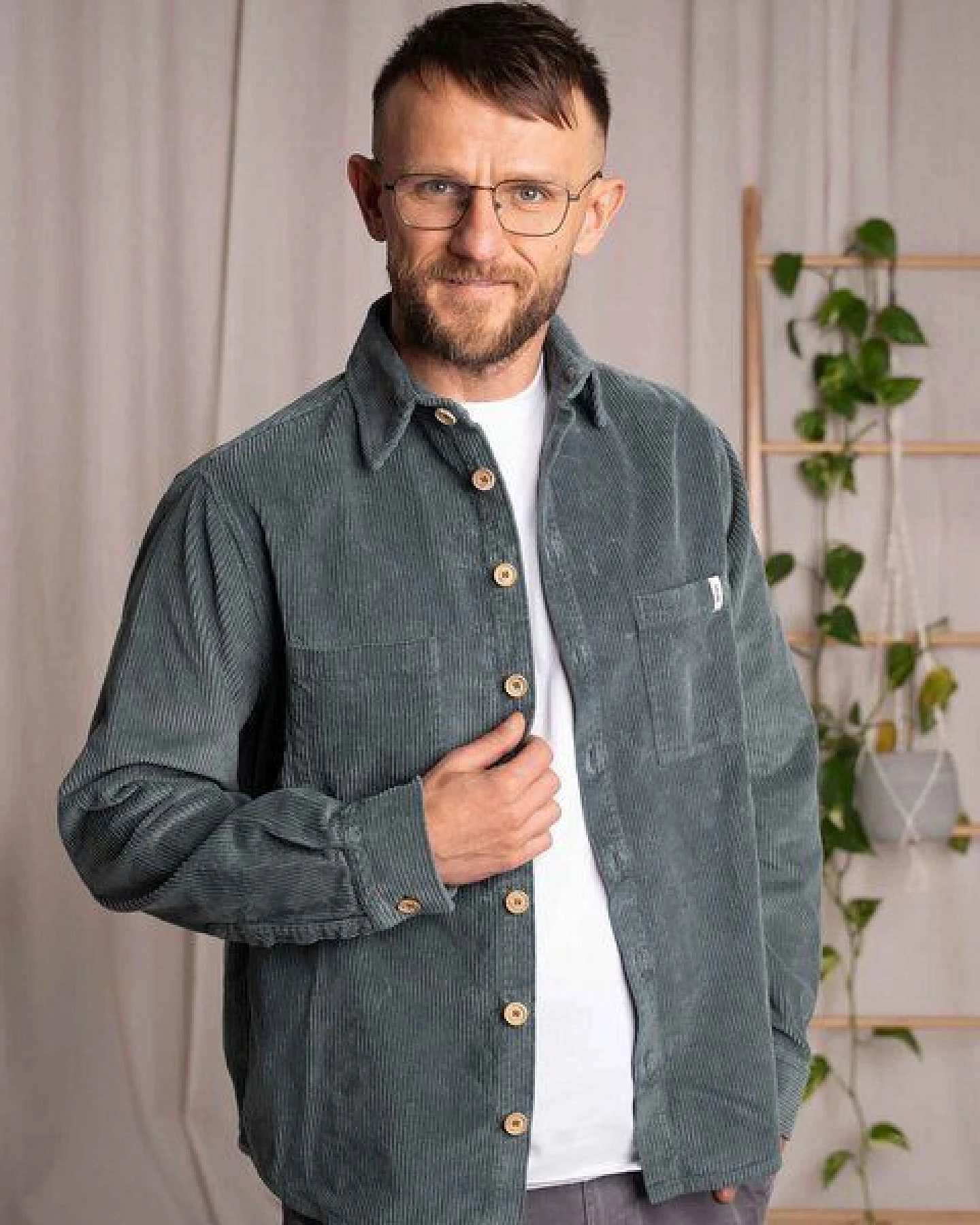 Vresh Clothing Vinley - Cord Hemd aus Biobaumwolle – Ansicht 4