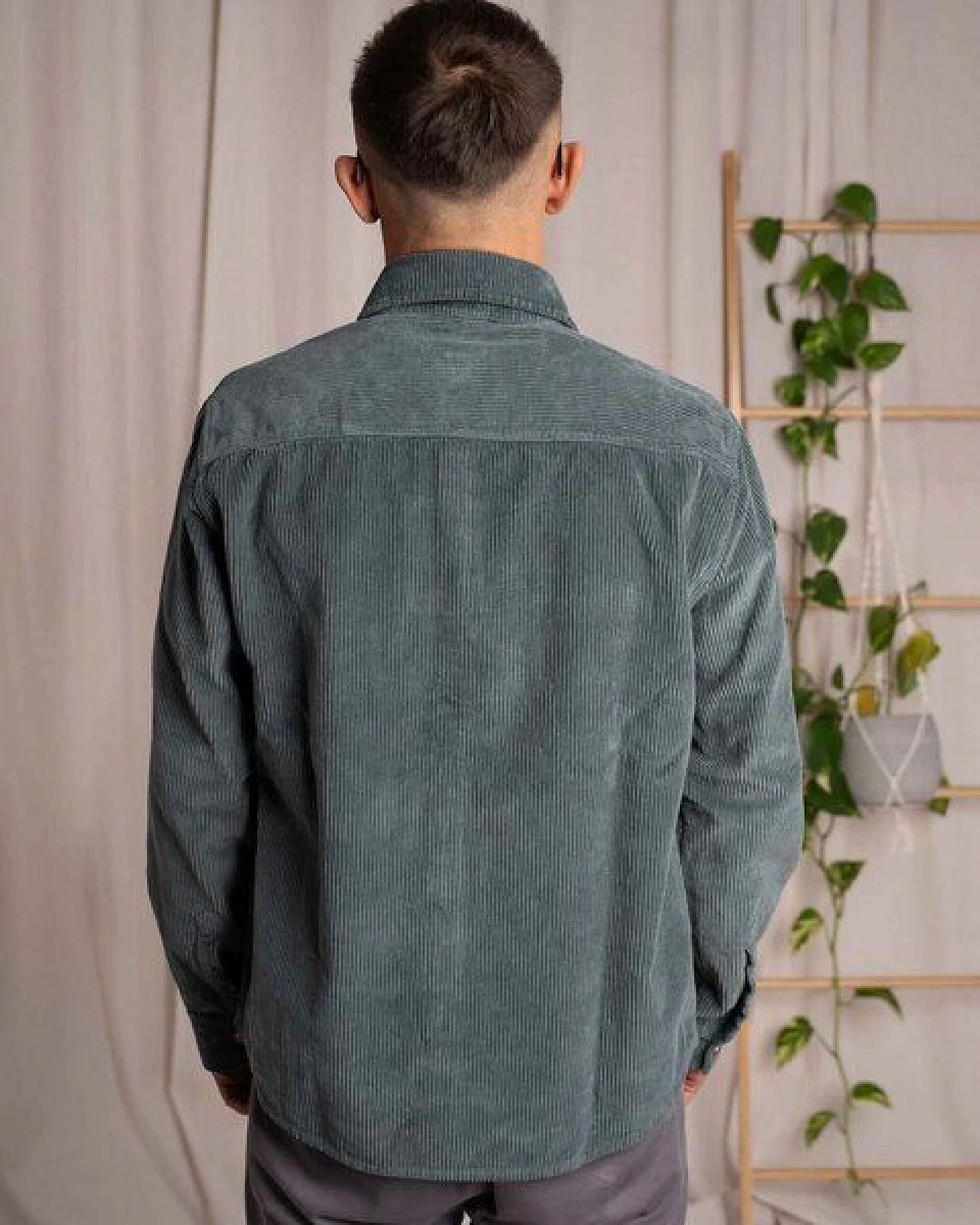 Vresh Clothing Vinley - Cord Hemd aus Biobaumwolle – Ansicht 2