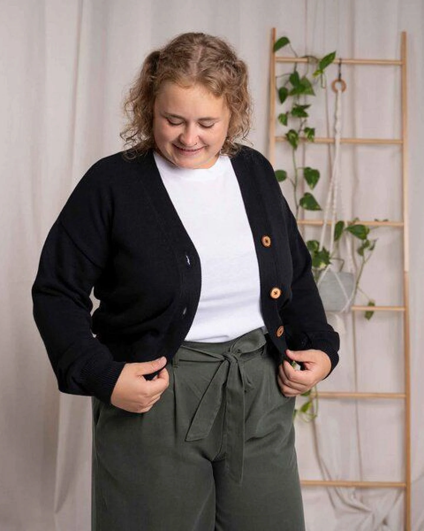 Vresh Clothing Vreia, Kurze Strickjacke aus Biobaumwolle – Ansicht 3