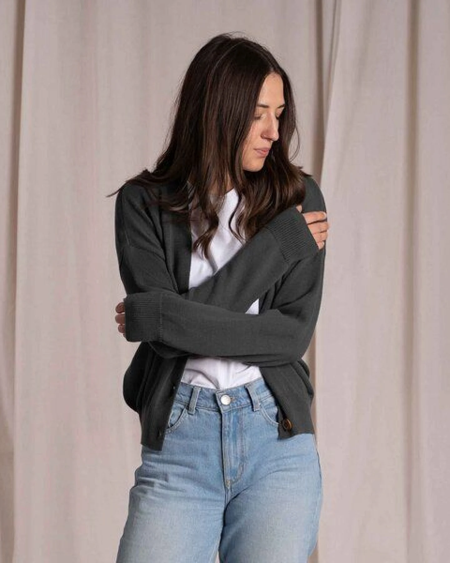 Vresh Clothing Vreia, Kurze Strickjacke aus Biobaumwolle – Ansicht 2