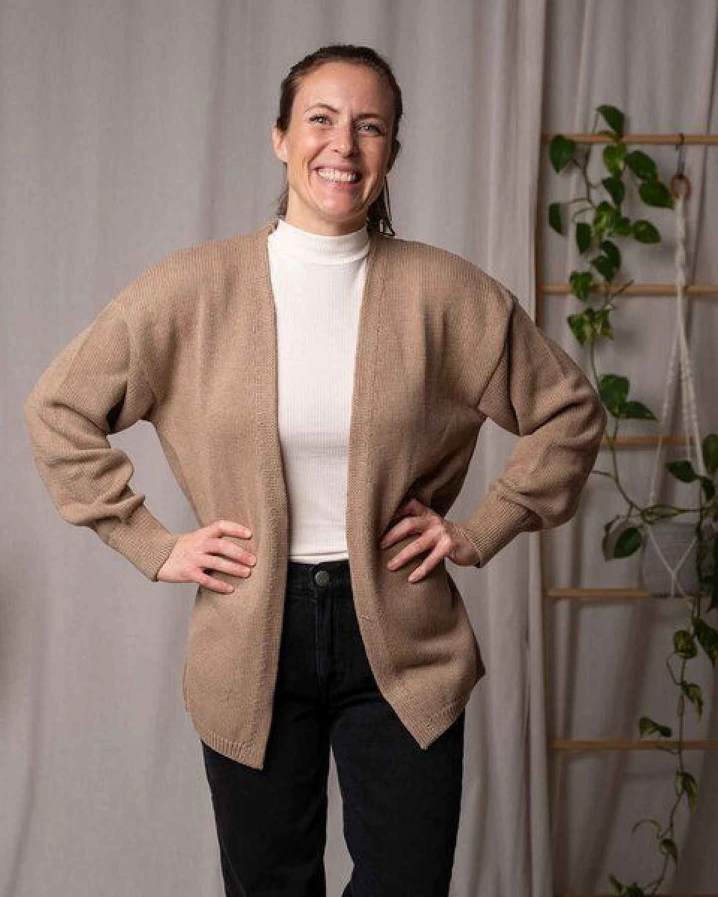 Vresh Clothing Vreda, Strick Cardigan aus Biobaumwolle – Ansicht 3