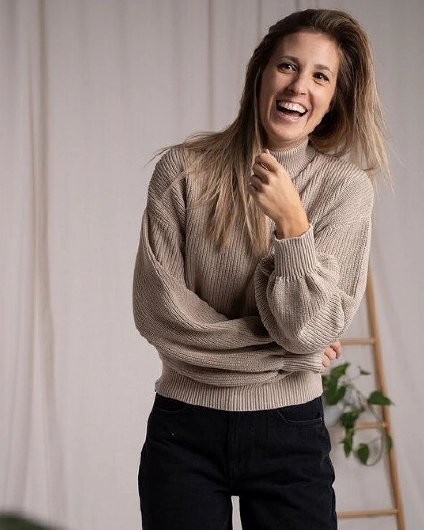 Vresh Clothing Alva V1, Strickpullover mit Stehkragen aus Biobaumwolle – Ansicht 4