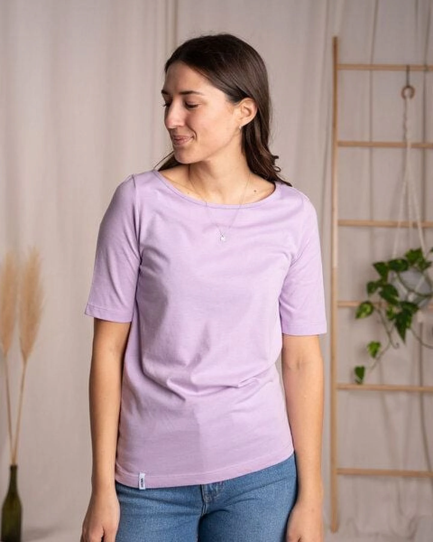 Vresh Clothing Veronika, T-Shirt mit U-Boot Ausschnitt – Ansicht 3