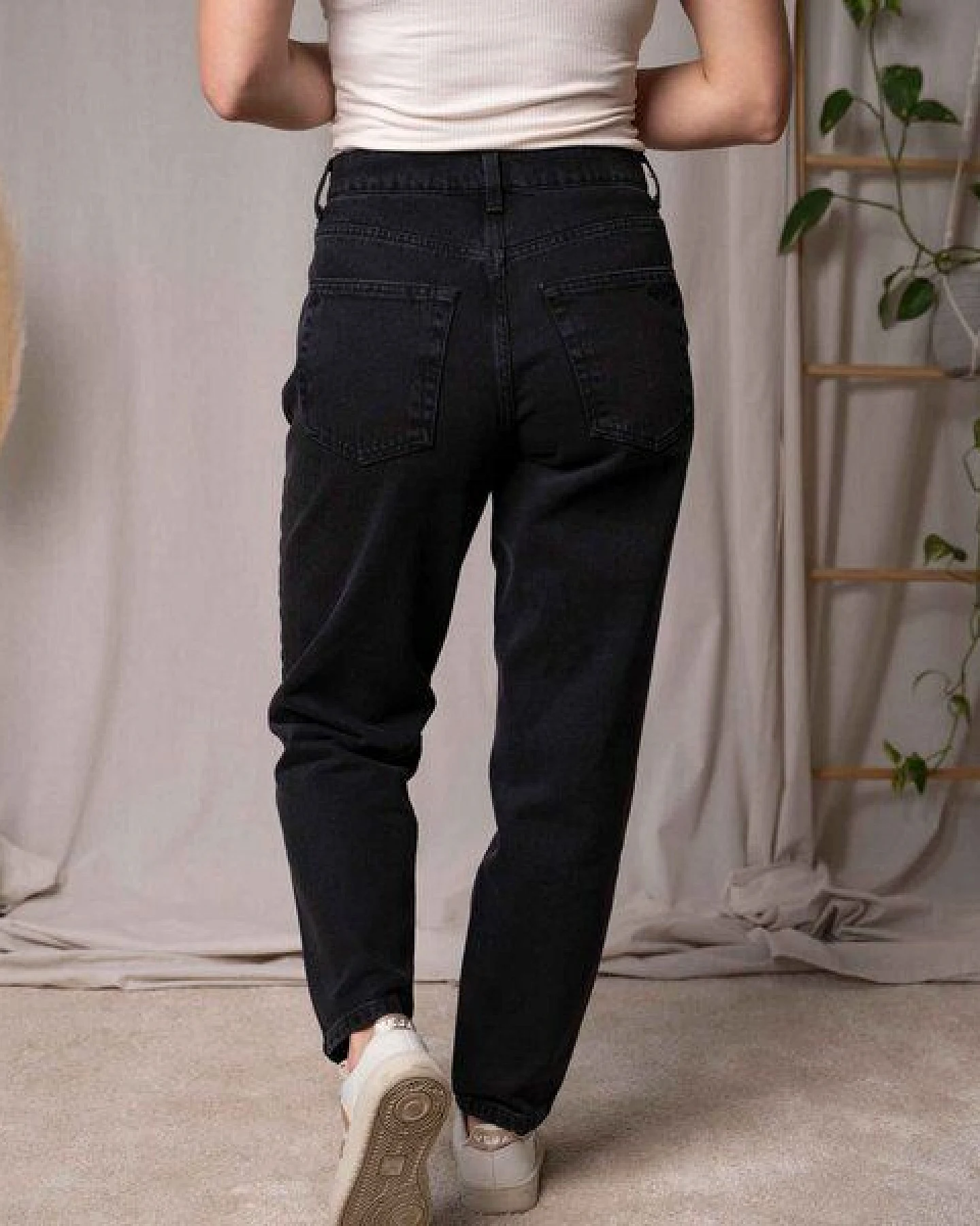 Vresh Clothing Stevanie - Boyfriend Jeans aus Biobaumwolle – Ansicht 2